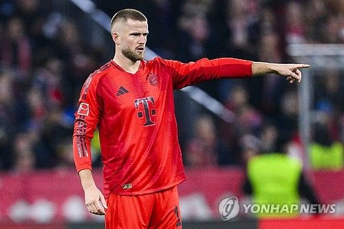 스카이스포츠 독일이 12일(하국시간) 바이에른 뮌헨이 백업 자원으로 밀려난 내년 여름 계약이 끝나면 결별 수순을 밟는다고 전했다.&nbsp;여기에 영국 매체 TBR 풋볼이 뮌헨을 떠날 것이 유력한 다이어가 프리미어리그 3구단의 관심을 받아 프리미어리그로 복귀할 수 있다라고 전했다.&nbsp;