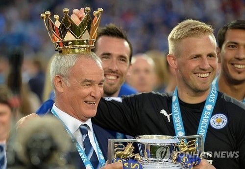 로베르토 만치니 전 사우디아라비아 감독의 세리에A 복귀가 무산될 위기다. AS로마가 소방수로 은퇴한 명장을 복귀시키려 한다.&nbsp; 스카이스포츠 이탈리아가 13일(한국시간) AS로마가 은퇴를 선언했던 라니에리 감독과 협상 중이라고 보도했다.&nbsp; 연합뉴스