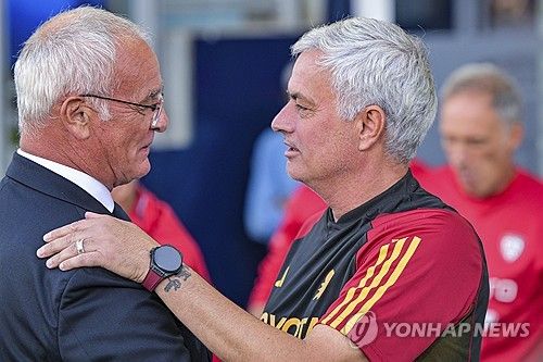 클라우디오 라니에리 전 칼리아리 감독이 AS로마 감독으로 돌아온다.&nbsp; 스카이 이탈리아가 14일(한국시간) 라니에리 감독을 새로운 감독으로 선임하기 위한 작업을 마쳤다고 전했다. 곧 공식 발표를 앞두고 있다고 보도했다.&nbsp;연합뉴스