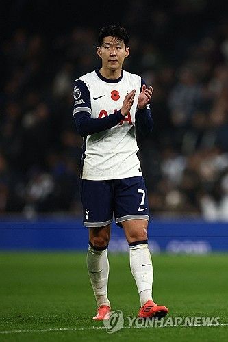 영국 매체 팀토크가 16일(한국시간) 손흥민이 토트넘의 유럽축구연맹(UEFA) 챔피언스리그 진출 실패 시 매각 대상이 되며 PSG가 관심을 보이고 있다고 보도했다.&nbsp;연합뉴스