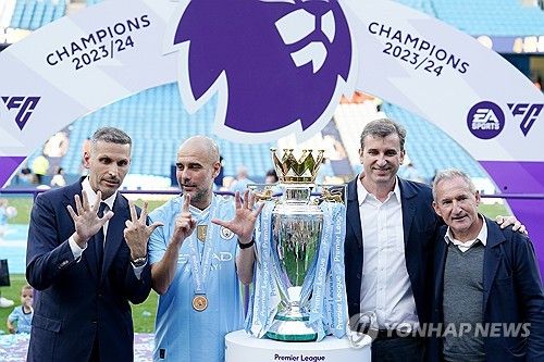 영국 매체 팀토크가 16일(한국시간) 맨체스터 시티가 과르디올라 감독과 계약 연장에 합의하고 곧 공식 발표가 있을 것이라고 보도했다.&nbsp;연합뉴스