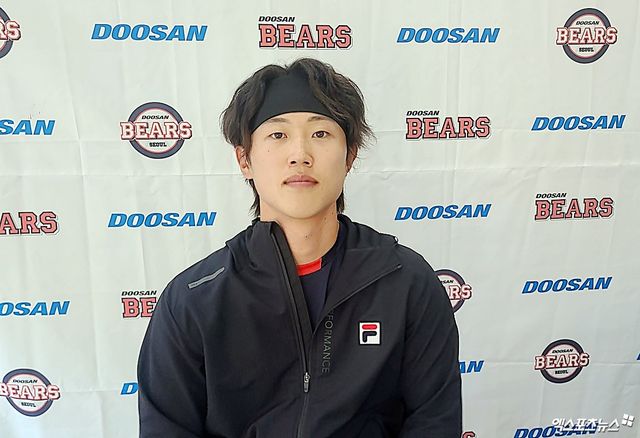 두산 내야수 전민재가 22일 발표된 2대 3 트레이드를 통해 롯데 유니폼으로 갈아 입는다. 이천, 김근한 기자