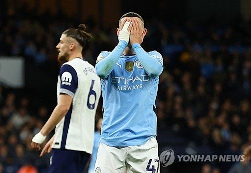 '맨시티 킬러' 손흥민이 또다시 맨체스터 시티를 상대로 맹활약했다. 부상에서 돌아온 주장 손흥민이 시즌 4호 도움을 기록한 가운데 손흥민의 소속팀 토트넘 홋스퍼는 맨체스터 시티를 상대로 4-0 대승을 거뒀다. 전반전에만 제임스 매디슨의 멀티골로 일찍이 앞서간 토트넘은 후반전에 두 골을 추가해 맨체스터 시티를 완벽하게 무너뜨렸다. 사진 연합뉴스