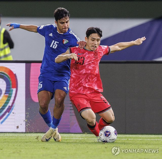 이현주가 24일(한국시간) 독일 하노버에 있는 하인츠 폰 하이덴 아레나에서 열린 하노버와 다름슈타트와의 2024-2025시즌 분데스리가2 13라운드 홈 경기에 선발 출장해 리그 2호 골을 터뜨렸다.&nbsp; 이날 왼쪽 측면 윙어로 선발 출장한 이현주는 팀의 공격을 이끌며 동점 골을 터뜨렸다. 연합뉴스
