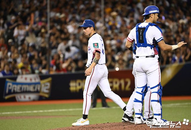 13일 오후 대만 타이베이돔에서 열린 '2024 WBSC(세계야구소프트볼연맹) 프리미어12' B조 조별리그 대한민국과 대만의 경기, 5회초 2사 1루 대만 선발투수 린위민이 마운드를 내려가고 있다. 엑스포츠뉴스 DB