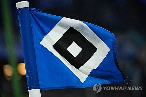 스카이스포츠 독일이 25일(한국시간) 최근 감독을 경질한 독일 분데스리가2 함부르크가 후임 감독으로 맨유 임시 감독직을 맡았던 판니스텔루이 감독을 고려하고 있다고 보도했다.&nbsp;연합뉴스