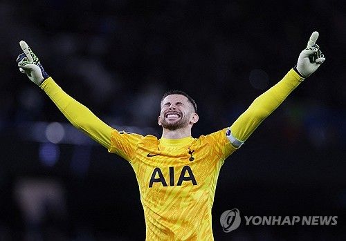 토트넘이 26일(한국시간) 공식 홈페이지를 통해 비카리오가 오른 발목 골절로 수술을 받았다고 발표했다.&nbsp;연합뉴스