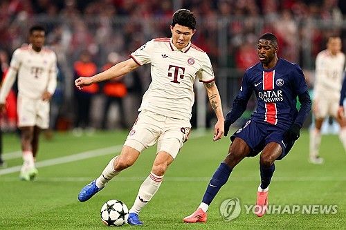 바이에른 뮌헨은 27일(한국시간) 독일 뮌헨의 알리안츠 아레나에서 열린 파리 생제르맹(PSG)과의 2024-2025시즌 유럽축구연맹(UEFA) 챔피언스리그 리그 페이즈 5차전에서 김민재의 결승골로 1-0으로 승리했다. 경기가 끝난 후 김민재는 UEFA 챔피언스리그 우승 가능성에 대해 쉽지 않지만 할 수 있다며 자신감을 드러냈다. 연합뉴스