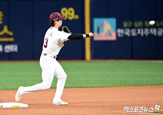 키움 내야수 김혜성은 꿈꿔왔던 메이저리그 진출을 눈앞에 두고 있다. 유력 행선지로 시애틀의 이름이 들려오는 가운데, 그가 28번째 코리안빅리거가 될 수 있을지 많은 관심이 쏠리고 있다. 엑스포츠뉴스 DB