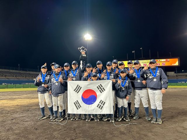 일본 마쓰야마와 이마바리에서 열린 '제11회 아시아유소년야구대회(12세 이하)'에 참가한 U-12 선수단. 대표팀은 결승전에서 대판에 1-5로 패해 준우승에 그쳤지만, 유망주들의 성장세는 눈길을 끌었다. KBSA