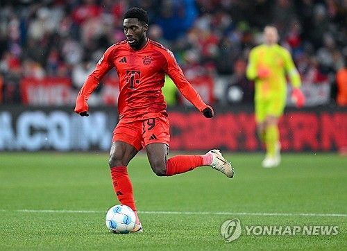 글로벌 스포츠 매체 '디 애슬레틱'이 30일(한국시간) 데이비스가 최근 독일에서 음주 운전이 적발돼 면허 정지 처분을 받았다고 전했다.&nbsp;음주운전에도 데이비스는 데어 클라시커 원정에 출전할 것으로 보인다. 연합뉴스