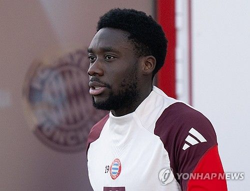 글로벌 스포츠 매체 '디 애슬레틱'이 30일(한국시간) 데이비스가 최근 독일에서 음주 운전이 적발돼 면허 정지 처분을 받았다고 전했다.&nbsp;음주운전에도 데이비스는 데어 클라시커 원정에 출전할 것으로 보인다. 연합뉴스