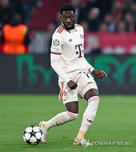 글로벌 스포츠 매체 '디 애슬레틱'이 30일(한국시간) 데이비스가 최근 독일에서 음주 운전이 적발돼 면허 정지 처분을 받았다고 전했다.&nbsp;음주운전에도 데이비스는 데어 클라시커 원정에 출전할 것으로 보인다. 연합뉴스