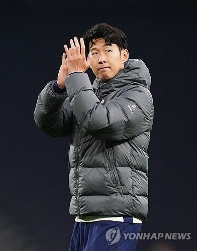 토트넘 홋스퍼는 3일(한국시간) 영국 런던 토트넘 홋스퍼 경기장에서 열린 애스턴 빌라와의 2024-2025시즌 잉글리시 프리미어리그 10라운드 홈경기에서 4-1 역전승을 거뒀다. 이날 부상 복귀전을 가진 손흥민은 후반 4분 날카로운 크로스로 브레넌 존슨의 동점골을 도와 시즌 3호 도움을 올리면서 각종 매체들로부터 호평을 받았다. 연합뉴스