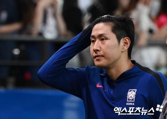 손흥민이 돌아왔다. 햄스트링 부상의 여파로 한동안 경기에 나서지 못했던 손흥민이 3일 토트넘 홋스퍼에서 복귀전을 치렀다. 홍명보 감독도 손흥민의 컨디션이 어느 정도 돌아왔다고 판단, 지난 10월에 명단에서 끝내 제외했던 손흥민을 11월 A매치를 앞두고 호출했다. 10월 A매치 2연전에 자리를 비웠던 대표팀의 주장 손흥민은 이변이 없는 이상 주장 완장을 차고 11월 국가대표팀 경기에 나설 전망이다. 사진 엑스포츠뉴스 DB