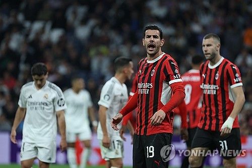 레알 마드리드는 6일(한국시간) 스페인 마드리드에 있는 산티아고 베르나베우에서 열린 AC밀란과의 2024-2025시즌 유럽축구연맹(UEFA) 챔피언스리그 리그 페이즈 4차전에서 1-3으로 패했다. 이날 주드 벨링엄은 교체된 후 물병을 걷어차며 분노를 표했는데 티에리 앙리는 벨링엄이 화가 난 이유로 킬리안 음바페를 지목했다. 연합뉴스