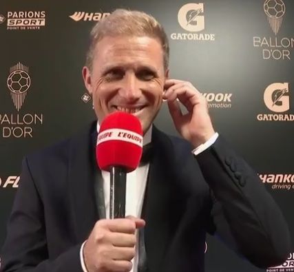 프랑스 언론 '레퀴프'가 9일(한국시간) 2023-2024시즌 발롱도르의 세부 득표 사항을 정리해 소개했다.&nbsp; 지난달 29일,&nbsp;로드리는 프랑스 파리 테아트르 두 샤텔레에서 열린 2023-2024 프랑스 풋볼 발롱도르 시상식에서 남자 발롱도르를 수상했다. 생애 첫 발롱도르 수상이자 맨체스터 시티 소속 선수가 받은 첫 발롱도르다.&nbsp;레퀴프