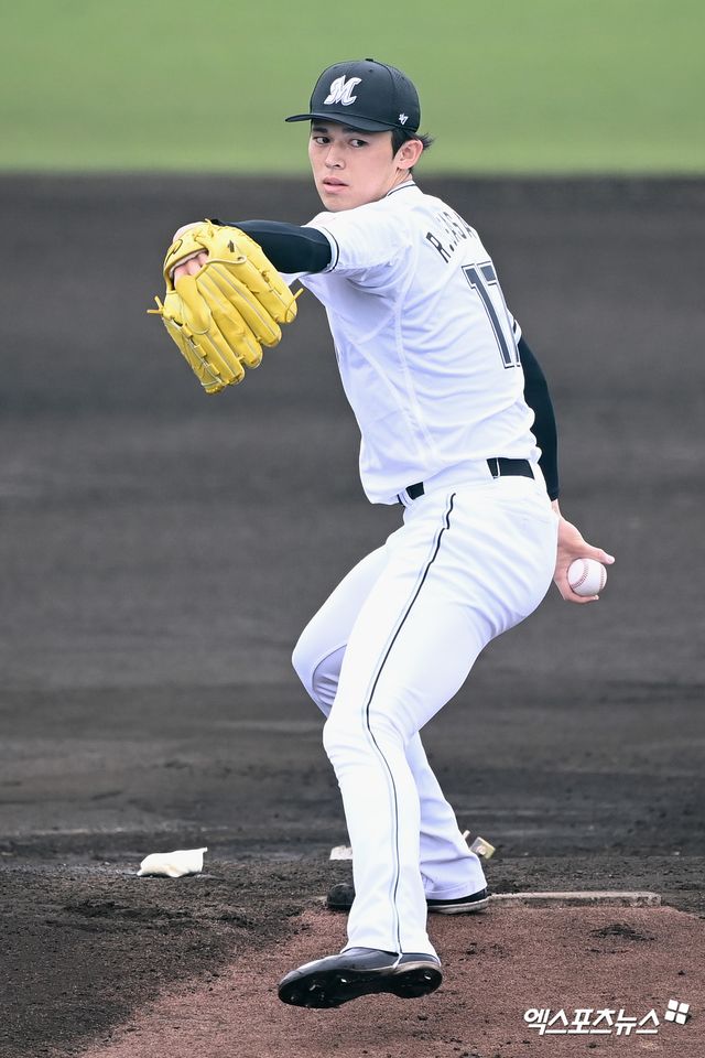 일본프로야구(NPB) 지바 롯데의 우완 파이어볼러 사사키 로키가 9일 구단 동의를 얻어 포스팅 시스템을 통한 메이저리그 진출을 노려볼 수 있게 됐다. 사진 엑스포츠뉴스 DB
