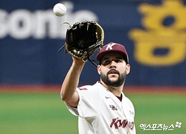 KT 위즈가 1일 좌완 외국인 투수 헤이수스 영입을 공식 발표했다. 엑스포츠뉴스 DB