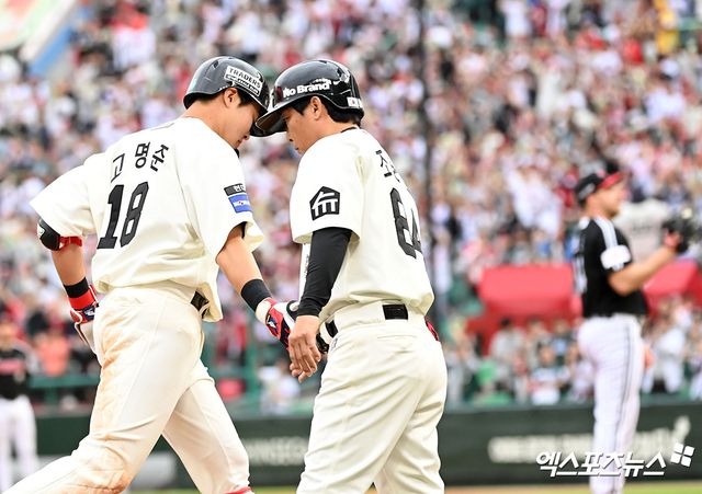 21일 오후 인천SSG랜더스필드에서 열린 '2024 신한 SOL Bank KBO리그' LG 트윈스와 SSG 랜더스의 더블헤더 1차전 경기, 5회말 2사 3루 SSG 고명준이 투런 홈런을 날린 후 그라운드를 돌고 있다. 엑스포츠뉴스 DB