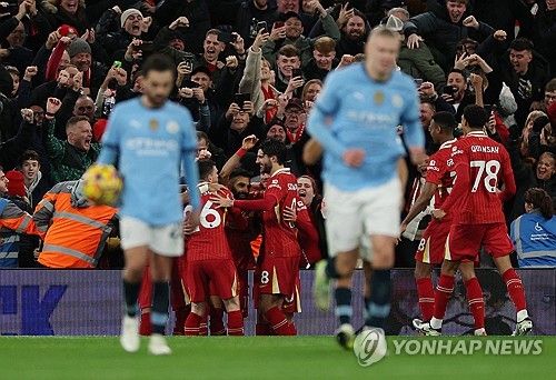맨시티가 2일(한국시간) 영국 리버풀의 안필드에서 열린 리버풀과의 2024-2025시즌 프리미어리그 13라운드 원정 경기에서 0-2로 패했다.&nbsp;연합뉴스