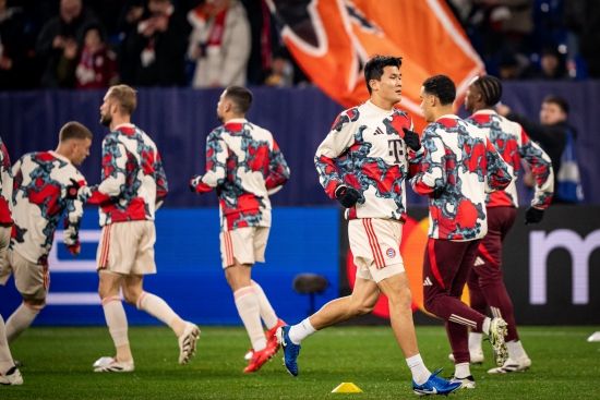 뮌헨이 11일(한국시간) 독일 겔젠키르헬에 있는 아레나 아우프샬케에서 열린 샤흐타르 도네츠크(우크라이나)와의 2024-2025시즌 유럽축구연맹(UEFA) 챔피언스리그 리그 페이즈 6차전에서 5-1 대승을 거뒀다.&nbsp;뮌헨