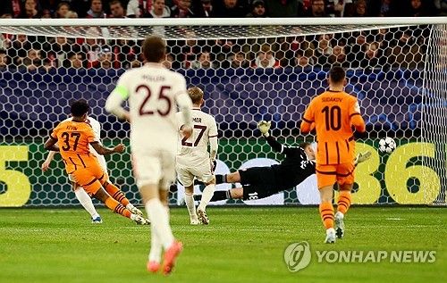 뮌헨이 11일(한국시간) 독일 겔젠키르헬에 있는 아레나 아우프샬케에서 열린 샤흐타르 도네츠크(우크라이나)와의 2024-2025시즌 유럽축구연맹(UEFA) 챔피언스리그 리그 페이즈 6차전에서 5-1 대승을 거뒀다.&nbsp;연합뉴스