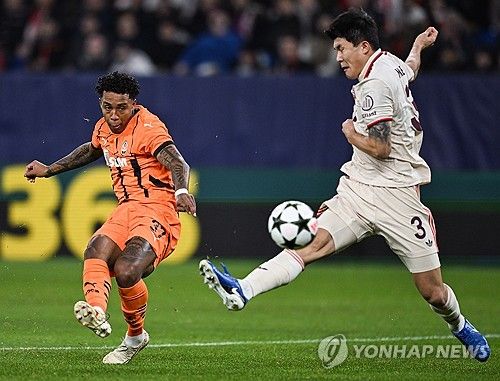 뮌헨이 11일(한국시간) 독일 겔젠키르헬에 있는 아레나 아우프샬케에서 열린 샤흐타르 도네츠크(우크라이나)와의 2024-2025시즌 유럽축구연맹(UEFA) 챔피언스리그 리그 페이즈 6차전에서 5-1 대승을 거뒀다.&nbsp;연합뉴스