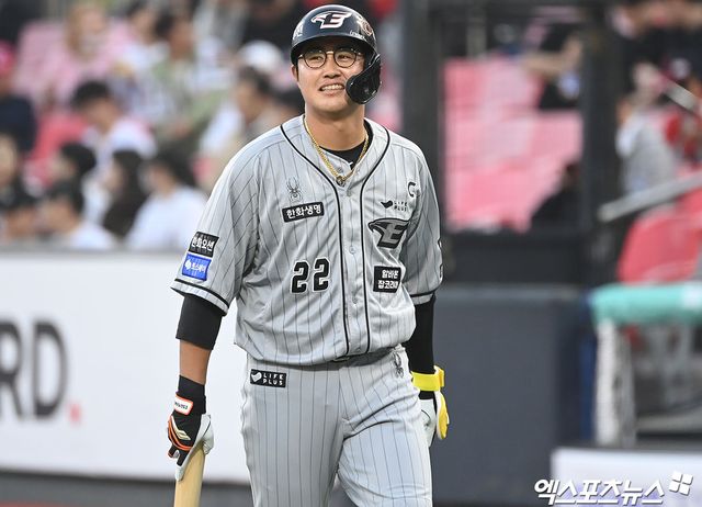 채은성의 약속대로 류현진까지 포함한 한화 베테랑 선수 8명이 차디찬 태안 앞바다에 입수하면서 2025시즌 반등을 다짐했다.&nbsp;엑스포츠뉴스 DB