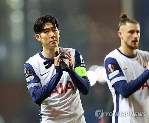 토트넘이 13일(한국시간) 스코틀랜드 글래스고에 있는 아이브록스 스타디움에서 열린 레인저스와의 2024-2025시즌 유럽축구연맹(UEFA) 유로파리그 리그 페이즈 6차전 원정 경기에서 1-1 무승부를 기록했다.토트넘 홋스퍼 주장 손흥민이 팀의 무승 탈출을 이끌지 못하고 혹평을 들었다. 연합뉴스