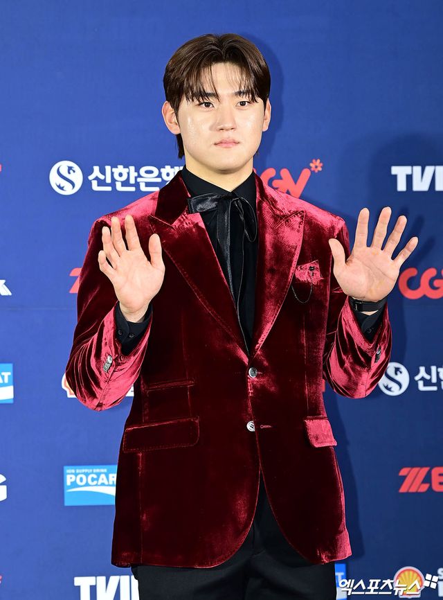 KIA 내야수 김도영은 13일 서울 삼성동 코엑스 오디토리움에서 열린 '2024 신한 SOL뱅크 KBO 골든글러브' 시상식에서 3루수 부문 골든글러브를 차지했다. 97.2% 압도적인 지지를 받으며 생애 첫 황금 장갑을 손에 넣었다. 삼성동, 박지영 기자