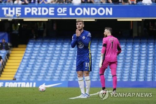 안지 포스테코글루 토트넘 홋스퍼 감독이 처참한 경기력을 보인 티모 베르너를 공개적으로 비판했다.&nbsp; 포스테코글루가 13일(한국시간) 스코틀랜드 글래스고에 있는 아이브록스 스타디움에서 열린 레인저스와의 2024-2025시즌 유럽축구연맹(UEFA) 유로파리그 리그 페이즈 6차전에서 1-1로 비긴 뒤, 베르너를 혹평했다.&nbsp;연합뉴스