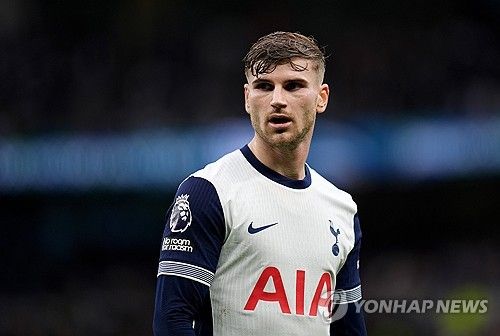 안지 포스테코글루 토트넘 홋스퍼 감독이 처참한 경기력을 보인 티모 베르너를 공개적으로 비판했다.&nbsp; 포스테코글루가 13일(한국시간) 스코틀랜드 글래스고에 있는 아이브록스 스타디움에서 열린 레인저스와의 2024-2025시즌 유럽축구연맹(UEFA) 유로파리그 리그 페이즈 6차전에서 1-1로 비긴 뒤, 베르너를 혹평했다.&nbsp;연합뉴스