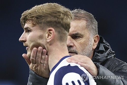 포스테코글루 감독이 13일(한국시간) 영국 런던 근교에 있는 엔필드 토트넘 훈련센터에서 진행된 사우샘프턴전 경기 전 기자회견에서 전날 레인저스전 후 베르너를 공개적으로 비판한 것을 후회하지 않는다고 말했다.&nbsp; 연합뉴스