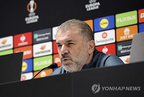 포스테코글루 감독이 13일(한국시간) 영국 런던 근교에 있는 엔필드 토트넘 훈련센터에서 진행된 사우샘프턴전 경기 전 기자회견에서 전날 레인저스전 후 베르너를 공개적으로 비판한 것을 후회하지 않는다고 말했다.&nbsp; 연합뉴스