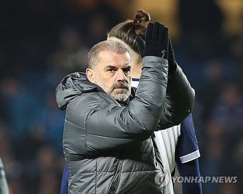 포스테코글루 감독이 13일(한국시간) 영국 런던 근교에 있는 엔필드 토트넘 훈련센터에서 진행된 사우샘프턴전 경기 전 기자회견에서 전날 레인저스전 후 베르너를 공개적으로 비판한 것을 후회하지 않는다고 말했다.&nbsp; 연합뉴스