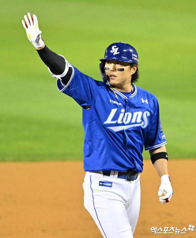 삼성은 16일 내부 FA 내야수 류지혁과 4년 최대 26억원에 계약을 맺었다. 팀은 류지혁 잔류라는 과제를 성공적으로 끝내며 비시즌 투타 라인업 보강을 성공적으로 마무리했다. 엑스포츠뉴스 DB 