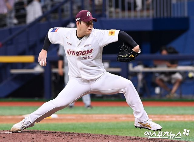 올해 키움 히어로즈 소속으로 뛴 구원투수 조상우가 정규시즌 경기에 등판해 투구하고 있다. KIA 타이거즈는 19일 키움과의 트레이드를 통해 조상우를 영입했다. 엑스포츠뉴스 DB