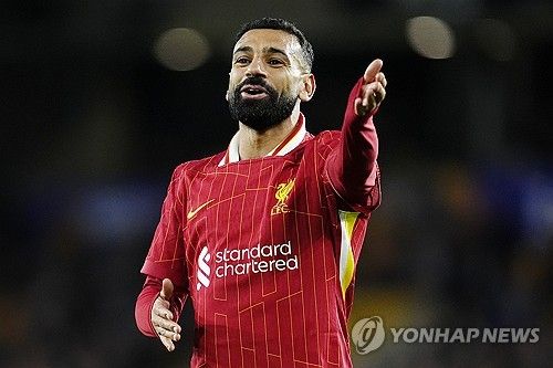 토트넘 홋스퍼와 리버풀은 23일(한국시간) 오전 1시30분 영국 런던에 위치한 토트넘 홋스퍼 스타디움에서 열리는 2024-25시즌 잉글리시 프리미어리그 17라운드 맞대결을 앞두고 선발 명단을 공개했다. 이날 토트넘은 손흥민을 선발로 내세웠고 리버풀과 모하메드 살라를 선발 명단에 포함시켰다. 연합뉴스