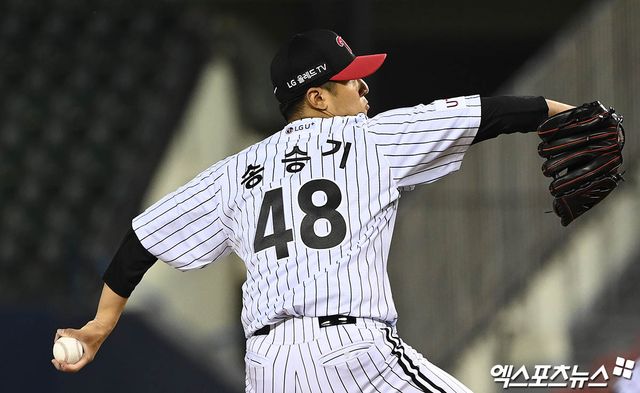 LG 투수 송승기는 2024시즌 상무(국군체육부대) 소속으로 퓨처스리그를 정복했다. 군 제대 후 맞이할 2025시즌, 그는 LG 마운드에 활력을 불어넣으리라 많은 기대를 받고 있다. 엑스포츠뉴스 DB