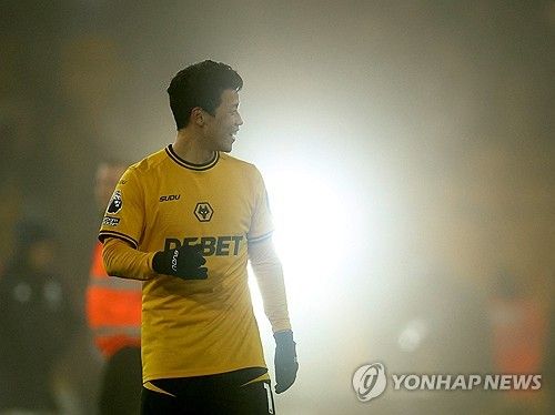 비토르 페레이라 감독이 이끄는 울버햄튼이 27일(한국시간) 영국 울버햄튼에 있는 몰리뉴 스타디움에서 열린 맨체스터 유나이티드와의 2024-2025시즌 프리미어리그 18라운드 홈 경기에서 2-0으로 승리했다.&nbsp;연합뉴스