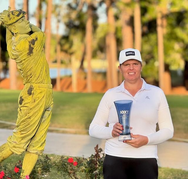 미국골프협회(USGA)와 미국여자프로골프(LPGA) 투어는 '남성 사춘기 이전에 성전환한 여성 중에 남성 호르몬 수치가 정한 수치보다 낮아야만 USGA와 LPGA 투어가 주관하는 대회에 출전할 수 있다는 규정을 도입해 2025년부터 시행한다'고 5일 밝혔다. 취미로 하는 골프는 해당하지 않지만 LPGA 2부인 엡손투어와 LPGA 투어와 제휴한 유러피언여자프로골프(LET)도 이 규정을 적용하기로 했다.&nbsp;연합뉴스