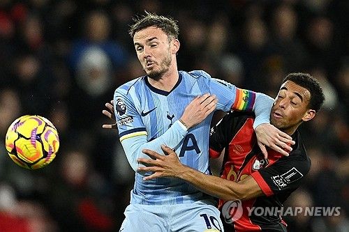 토트넘이 6일(한국시간) 영국 본머스에 있는 바이탈리티 스타디움에서 열린 본머스와의 2024-2025시즌 프리미어리그 14라운드 원정 경기에서 0-1로 패했다.&nbsp;연합뉴스