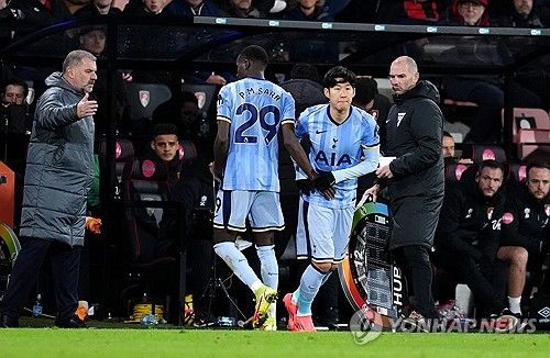 토트넘이 6일(한국시간) 영국 본머스에 있는 바이탈리티 스타디움에서 열린 본머스와의 2024-2025시즌 프리미어리그 14라운드 원정 경기에서 0-1로 패했다.&nbsp;연합뉴스