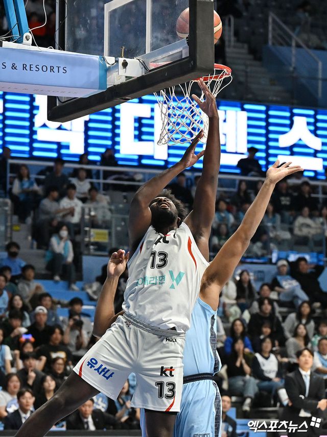 KT 포워드 해먼즈는 6일 고양체육관에서 열린 '2024~2025시즌 KCC 프로농구' 2라운드 소노전에 출전했다. 3쿼터 양팀 최다 10득점을 올려 공격에 활력을 불어넣었다. 고양, 김한준 기자