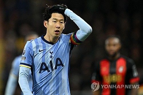 토트넘은 6일(한국시간) 영국 본머스에 있는 바이털리티 스타디움에서 열린 본머스와의 2024-2025시즌 프리미어리그 14라운드 원정 경기에서 0-1로 패했다.&nbsp; 손흥민이 올 시즌 첫 교체로 출전했지만, 토트넘은 본머스에 압도적으로 밀리면서 충격 패를 당했다. 연합뉴스