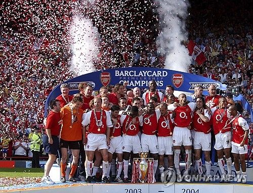 글로벌 스포츠매체 '디애슬레틱'이 5일(한국시간) 아스널이 세트피스 코치 니콜라스 조버와 2027년 여름까지 재계약을 제안받을 거라고 보도했다. 연합뉴스