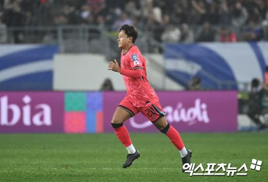 이승우가 8일 전주월드컵경기장에서 열린 전북현대와 서울이랜드의 '하나은행 K리그 2024' 승강 플레이오프 2차전에서 잔류를 확정 지은 뒤, 기쁨 대신 더 발전하겠다고 다짐했다.&nbsp;엑스포츠뉴스DB