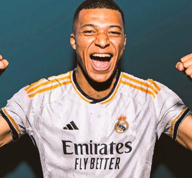 파리 생제르맹 공격수 킬리안 음바페가 계약 만료를 앞두고 레알 마드리드한테 천문학적인 입단 보너스와 연봉을 요구했다는 보도가 나왔다. 사진 SNS