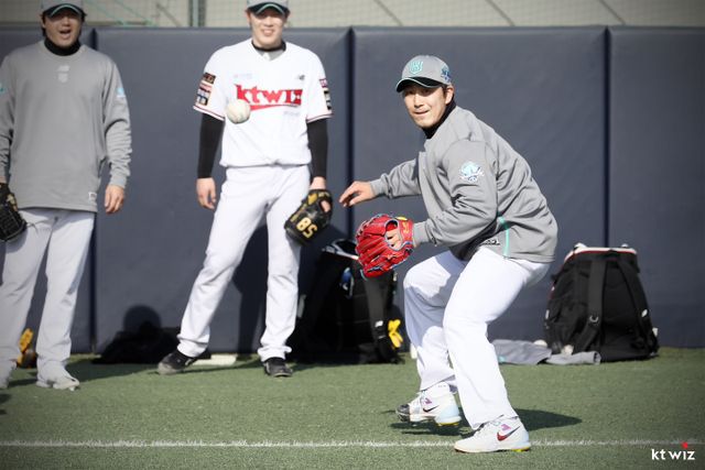 KT 위즈 우완투수 조이현이 몸무게를 14kg 감량한 뒤 스프링캠프에 합류했다. 조이현이 훈련하고 있다. KT 위즈 제공